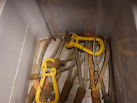5x bak met diverse hijshaken - afbeelding 6 van  6