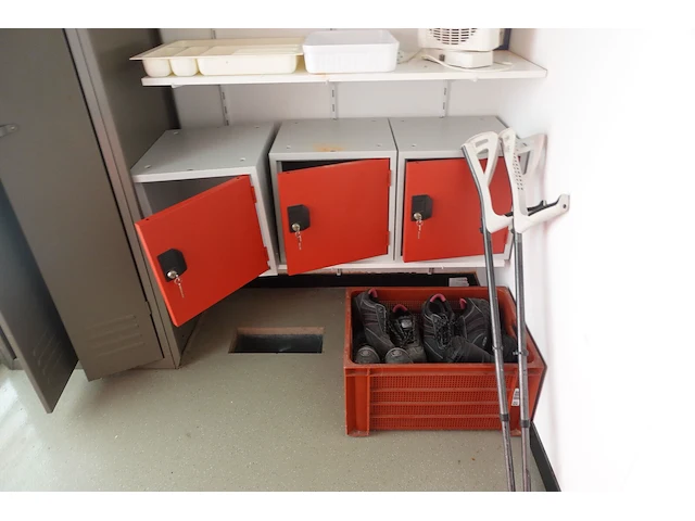 5x diverse metalen lockers - afbeelding 2 van  5