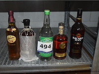 5x fles rum, matusalem clásico 70cl, rhum j.m v.o. 70cl, rhum charrette blanc 1l, bacardi gran reserva 10 jaar 70cl, bacardi black 1l - afbeelding 1 van  3