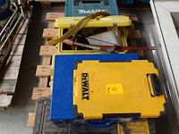 5x koffer met inhoud - afbeelding 1 van  6