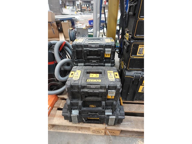 5x lege werkkoffer dewalt - afbeelding 1 van  13