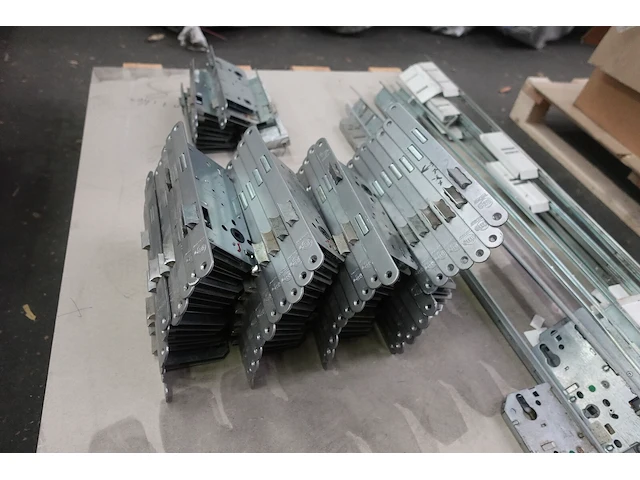 5x pallet deurbeslag & rubbers - afbeelding 10 van  31