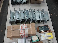 5x pallet deurbeslag & rubbers - afbeelding 19 van  31