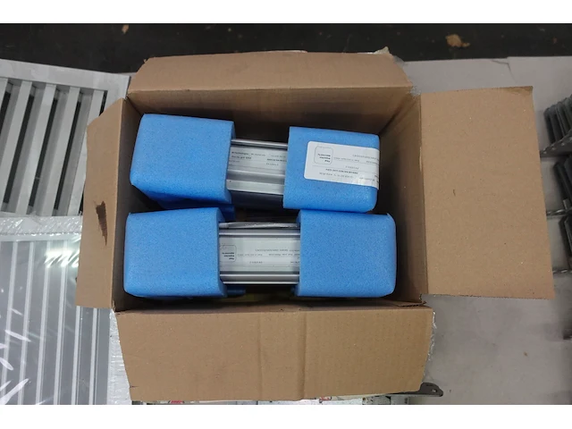 5x pallet deurbeslag & rubbers - afbeelding 24 van  31