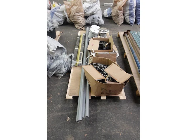 5x pallet deurbeslag & rubbers - afbeelding 23 van  31
