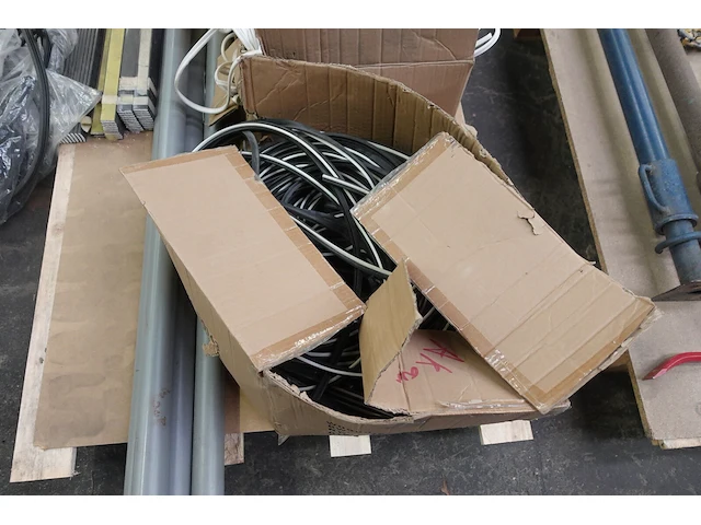 5x pallet deurbeslag & rubbers - afbeelding 26 van  31