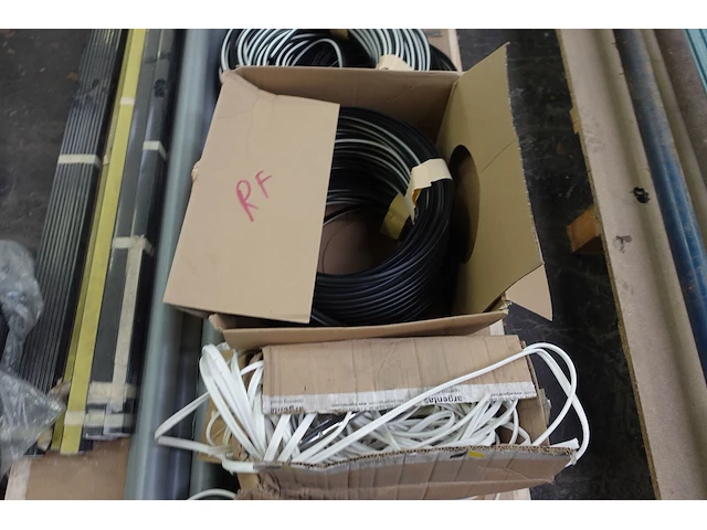 5x pallet deurbeslag & rubbers - afbeelding 27 van  31