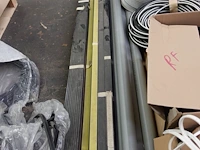 5x pallet deurbeslag & rubbers - afbeelding 28 van  31