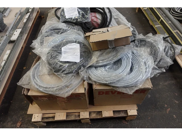 5x pallet deurbeslag & rubbers - afbeelding 31 van  31