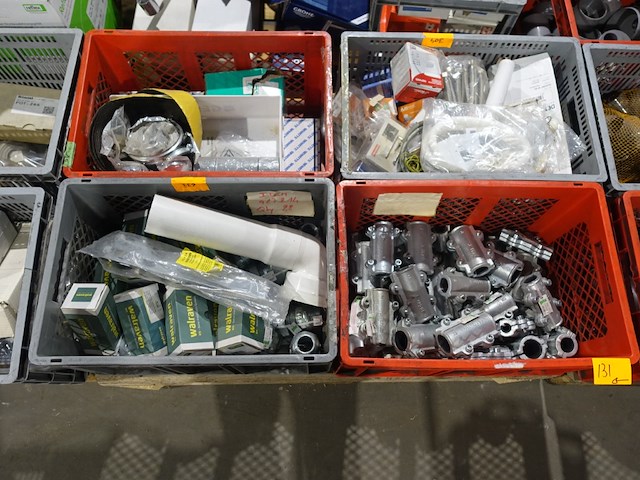 5x pallet divers sanitair toebehoren - afbeelding 1 van  27