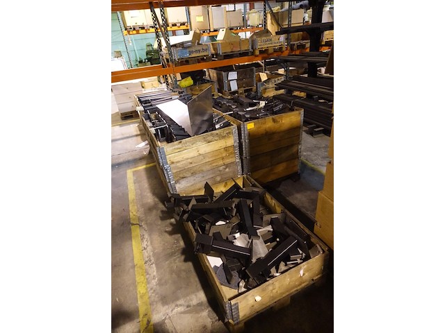 5x pallet metalen onderdelen - afbeelding 1 van  6