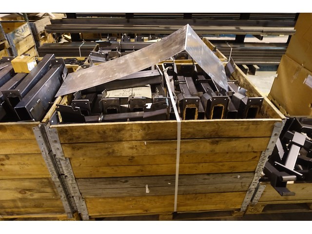 5x pallet metalen onderdelen - afbeelding 3 van  6