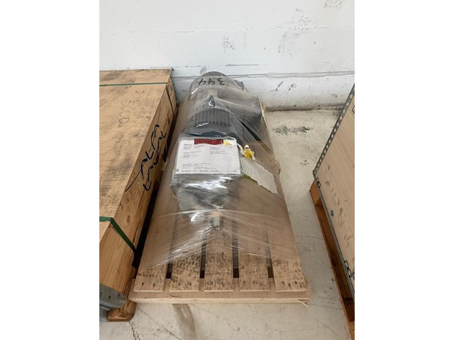 5x pallet spare parts kraussmaffei - afbeelding 8 van  25