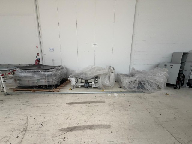 5x pallet spare parts kraussmaffei - afbeelding 16 van  25