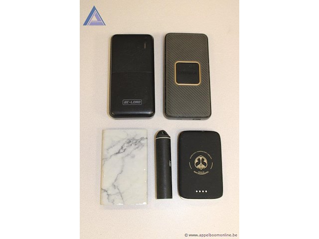 5x power banks, waaronder re-load enypdt02 15000 mah, otterbox 10000 mah, imtron 2200 mah, werking niet gekend - afbeelding 1 van  4