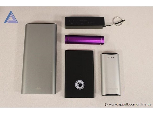 5x powerbank, diverse merken en modellen, met o.a. 20.800mah en 4400mah, werking niet gekend - afbeelding 1 van  3