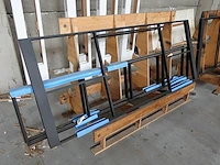 5x stalen deur op 5x houten glasbok - afbeelding 5 van  7