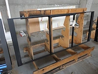 5x stalen deur op 5x houten glasbok - afbeelding 6 van  7