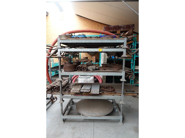 5x stapelbare galva houder + inhoud smeedwerk - afbeelding 1 van  10