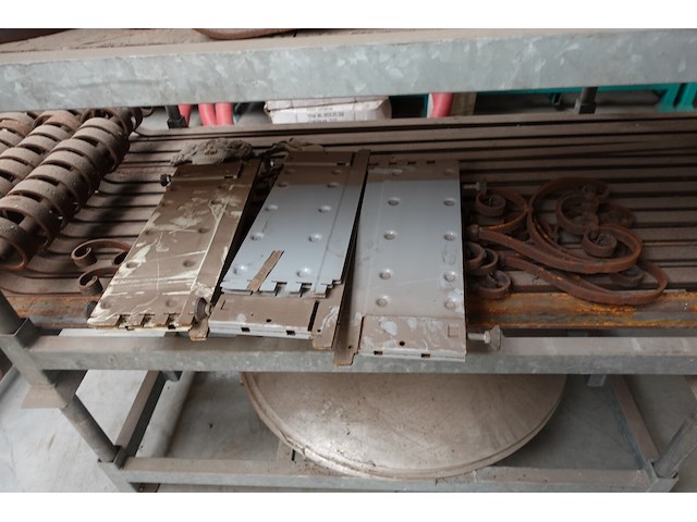 5x stapelbare galva houder + inhoud smeedwerk - afbeelding 4 van  10