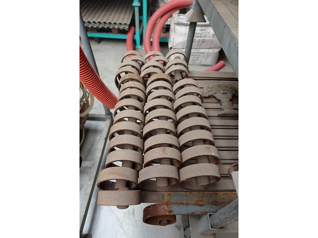 5x stapelbare galva houder + inhoud smeedwerk - afbeelding 5 van  10