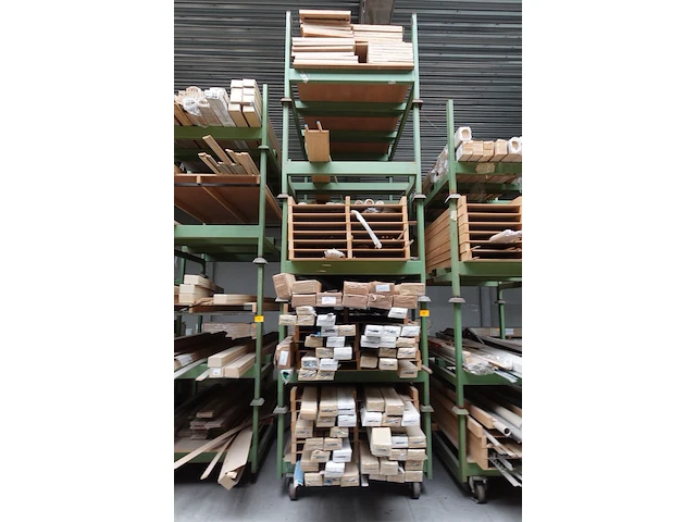 5x stapelbare metalen houder + inhoud - afbeelding 1 van  8