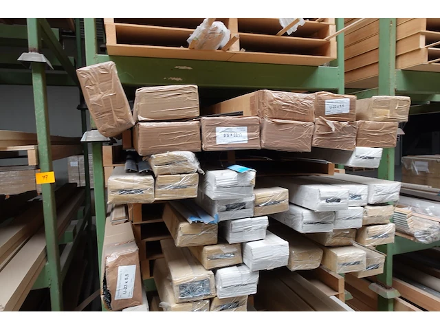 5x stapelbare metalen houder + inhoud - afbeelding 3 van  8