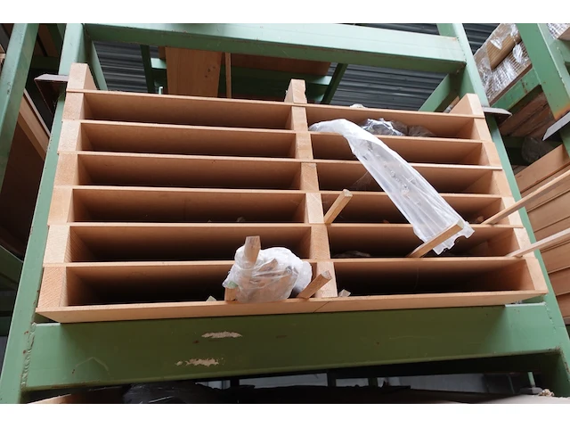 5x stapelbare metalen houder + inhoud - afbeelding 5 van  8
