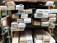 5x stapelbare metalen houder + inhoud - afbeelding 8 van  8