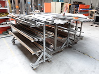 5x verrijdbare metalen kar + inhoud - afbeelding 3 van  12