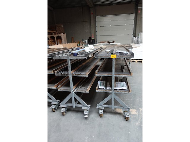 5x verrijdbare metalen kar + inhoud - afbeelding 7 van  12