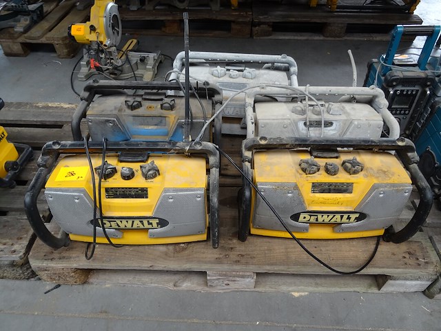 5x werfradio dewalt - afbeelding 1 van  6