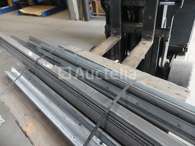 5x5 gegalvaniseerde stalen hoeken - afbeelding 1 van  9