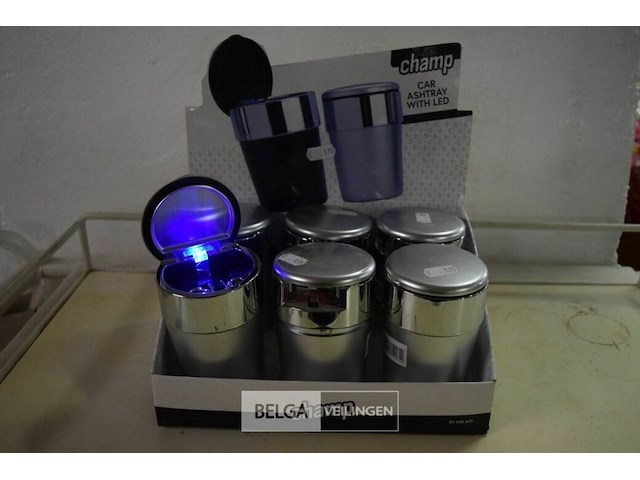 6 auto asbakje met licht - afbeelding 1 van  3