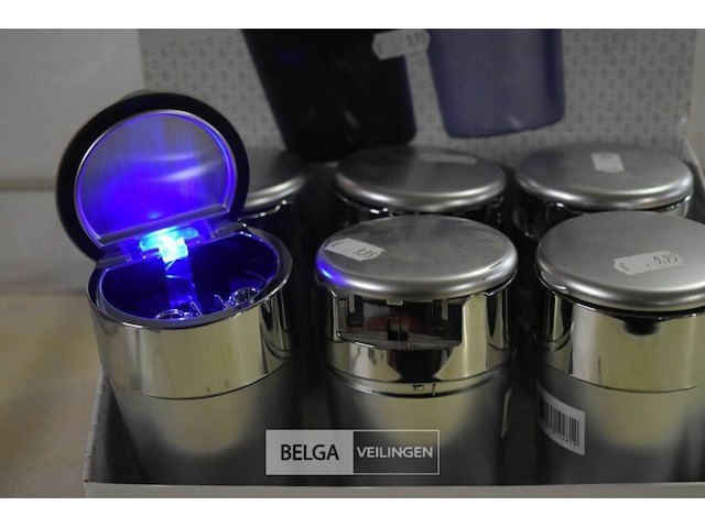 6 auto asbakje met licht - afbeelding 2 van  3