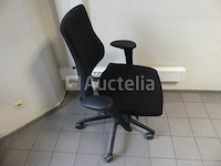 6 bureaustoelen en 2 kapstokjes - afbeelding 18 van  19