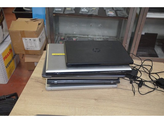 6 defecte laptops allen zonder lader (b398) - afbeelding 1 van  18