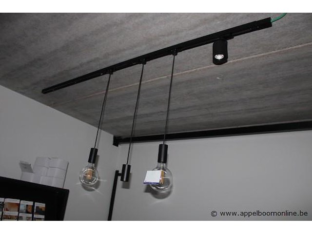 6 diverse hanglampen plus 2 spots (zonder railsysteem) - afbeelding 1 van  2