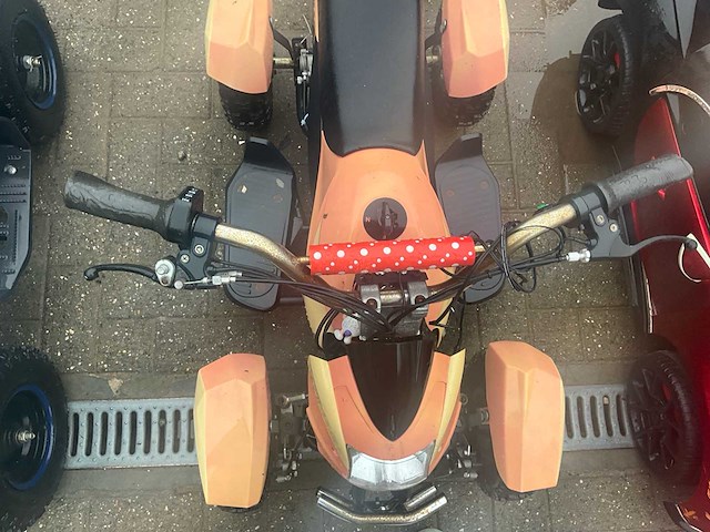 6 diverse kindervoertuigen - afbeelding 9 van  19