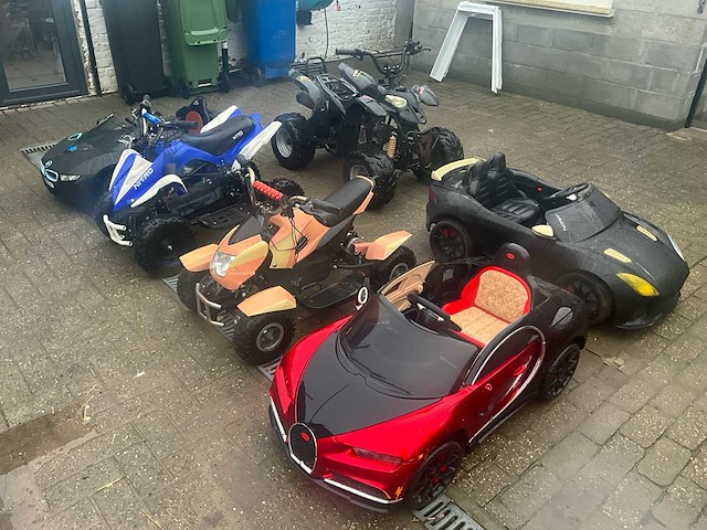 6 diverse kindervoertuigen - afbeelding 13 van  19