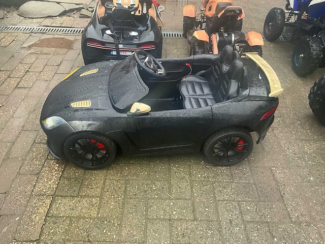 6 diverse kindervoertuigen - afbeelding 15 van  19