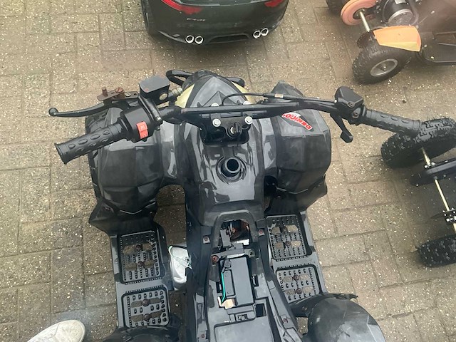 6 diverse kindervoertuigen - afbeelding 18 van  19