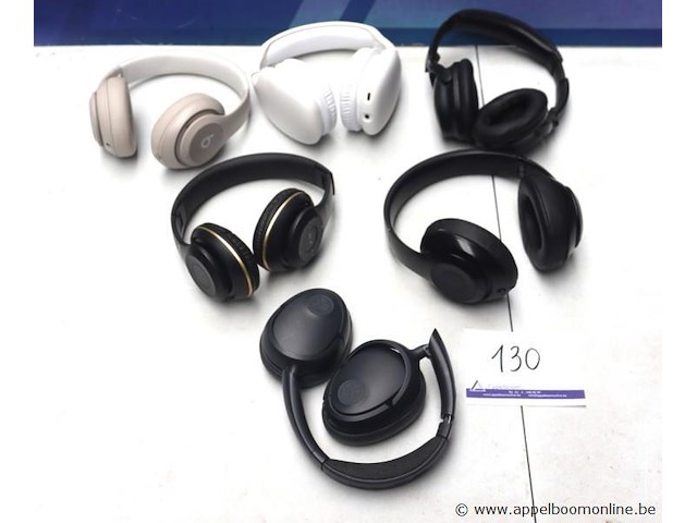 6 diverse koptelefoons - afbeelding 1 van  4