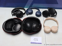 6 diverse koptelefoons - afbeelding 1 van  4