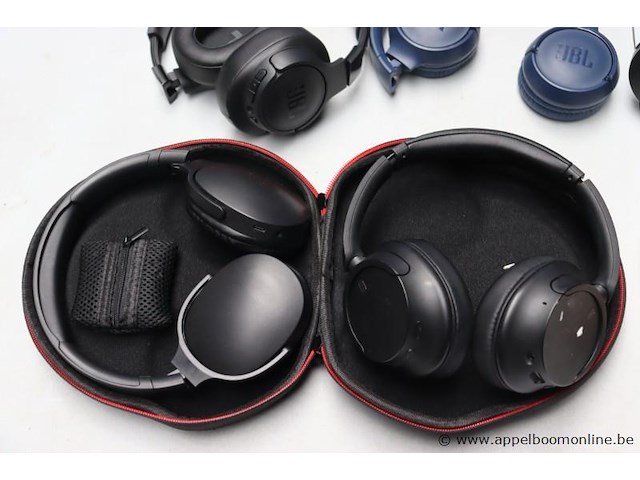 6 diverse koptelefoons - afbeelding 2 van  4