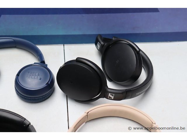 6 diverse koptelefoons - afbeelding 4 van  4