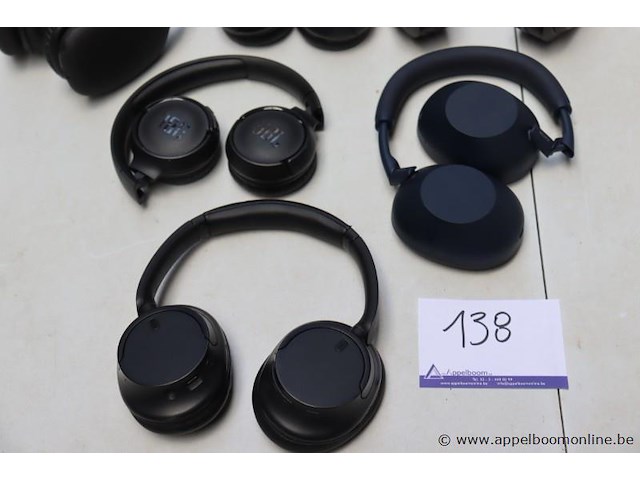6 diverse koptelefoons - afbeelding 2 van  4