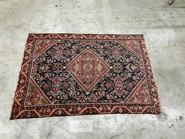 6 diverse tapijten - afbeelding 1 van  8