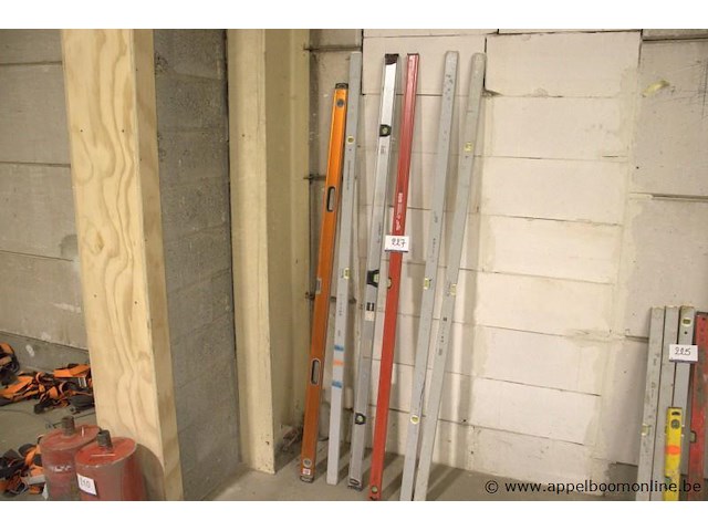 6 diverse waterpassen - afbeelding 1 van  2
