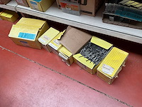 6 dozen bouten en nagels - afbeelding 1 van  6